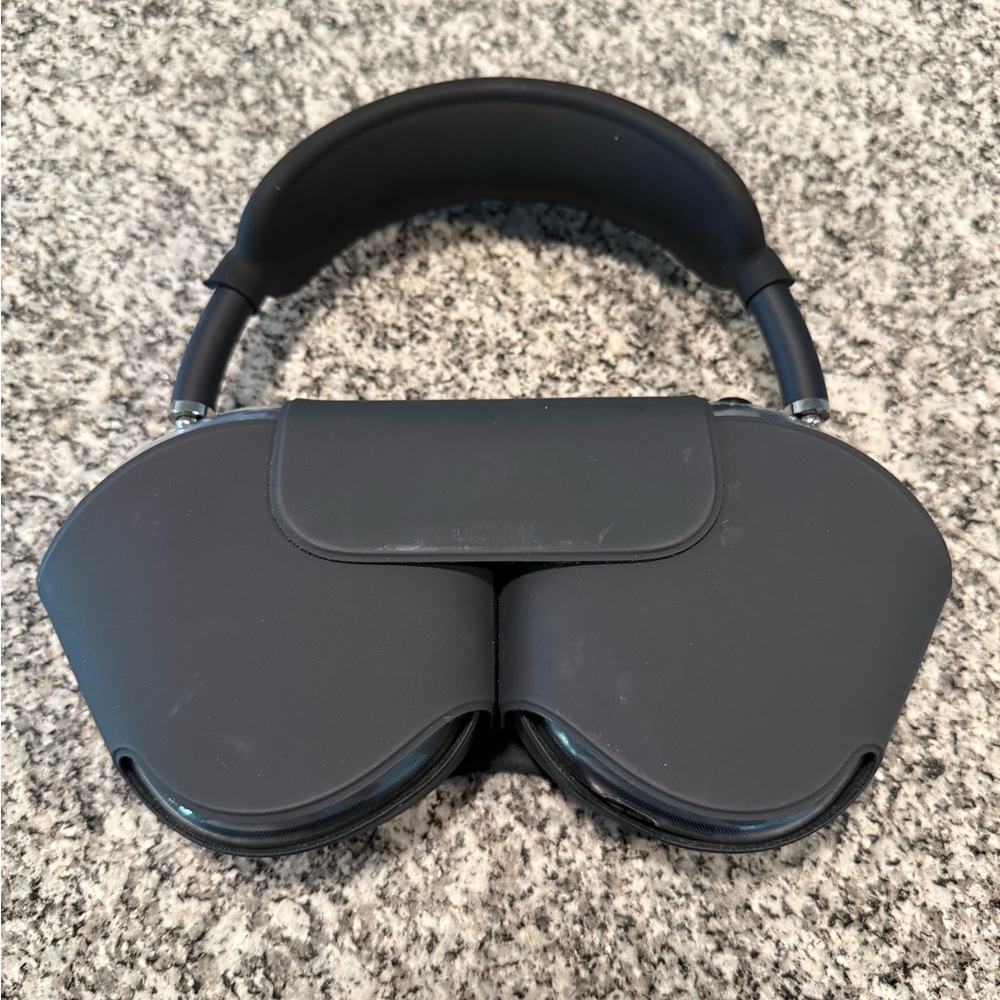 Apple AirPod max midnight